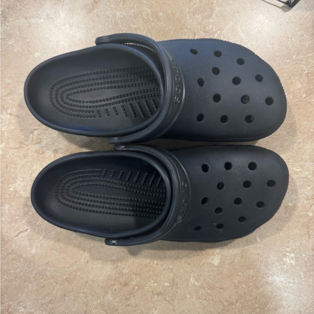 Women’s Crocs Size 10